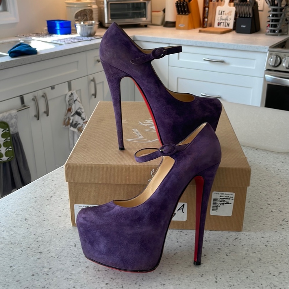 Louboutin Lady Daf 160 Veau Velours in Lilac